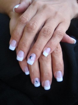 Symbol Fingernägel weiss