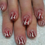 rot weisse Fingernägel